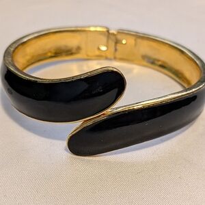Vintage Trifari Gold And Black Enamel Hinged Bangle Bracelet
